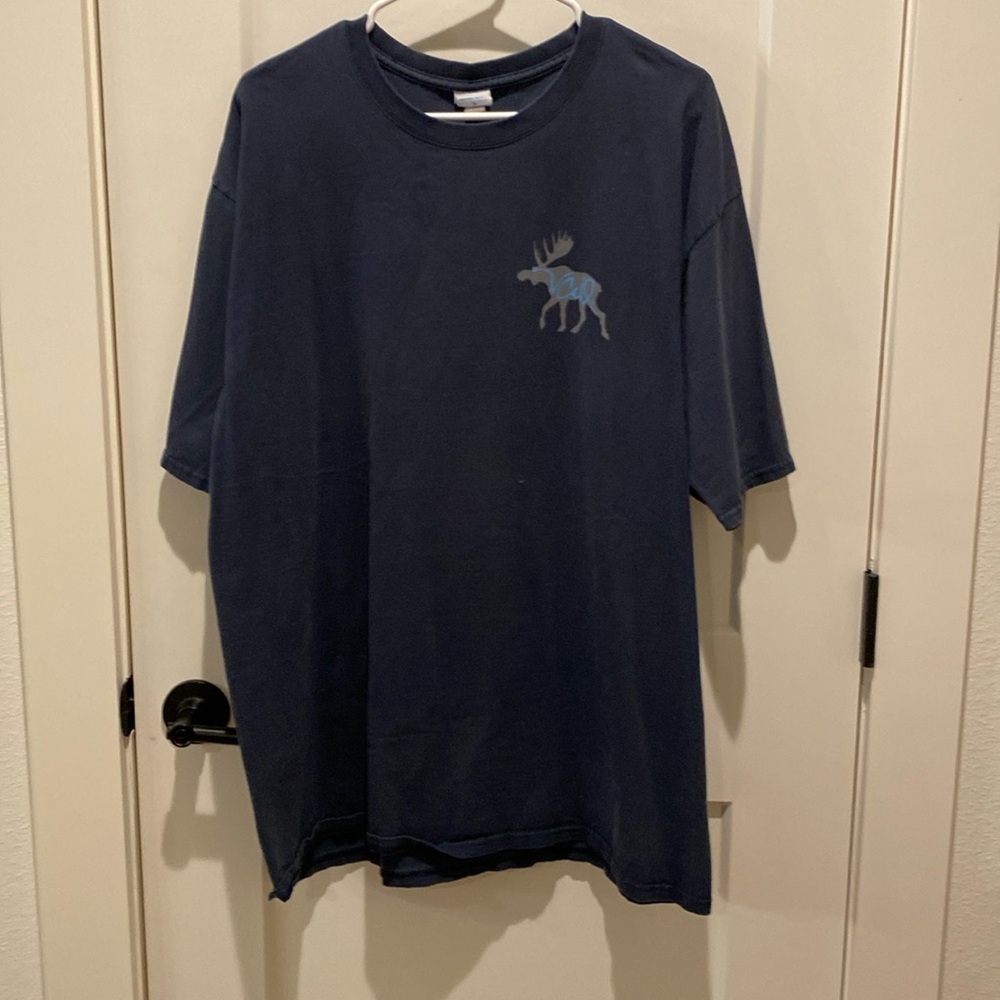 Crazy Shirts Men’s Short‎ Sleeve Navy Tee.  Size XL. Moose on Front/Back w/Vail